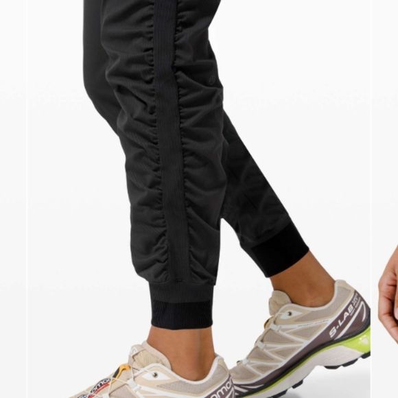 Lululemon Beyond The Studio Jogger 28" - Picture 2 of 12